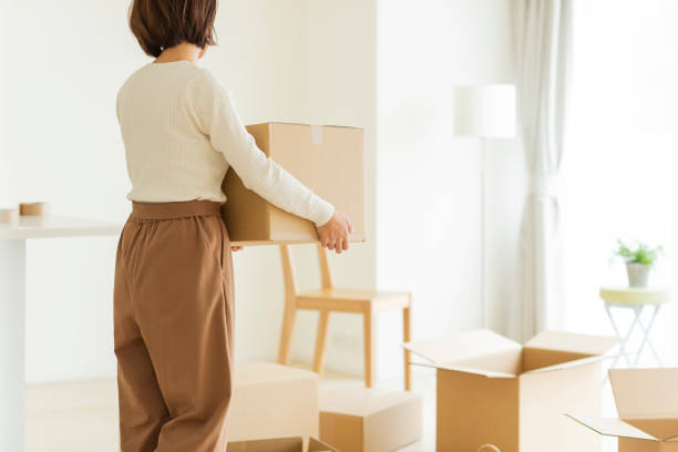 istock Women who are moving 1163079621