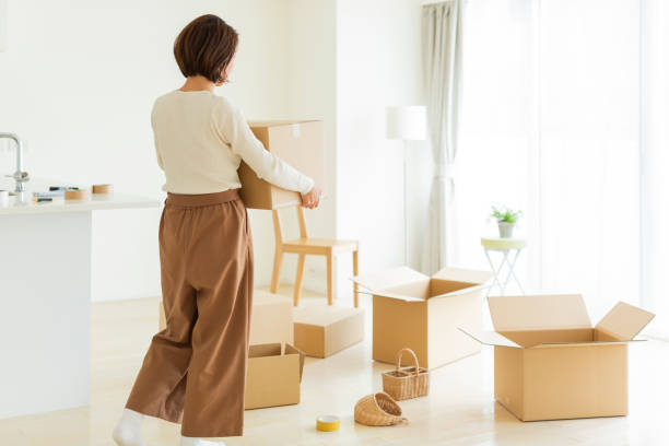 istock Women who are moving 1163079632