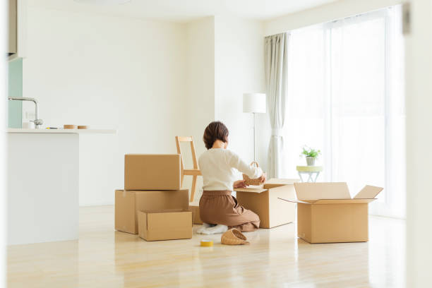 istock Women who are moving 1163079636