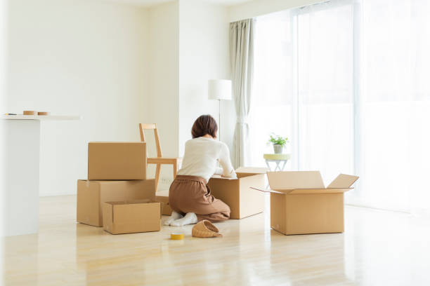 istock Women who are moving 1163079637