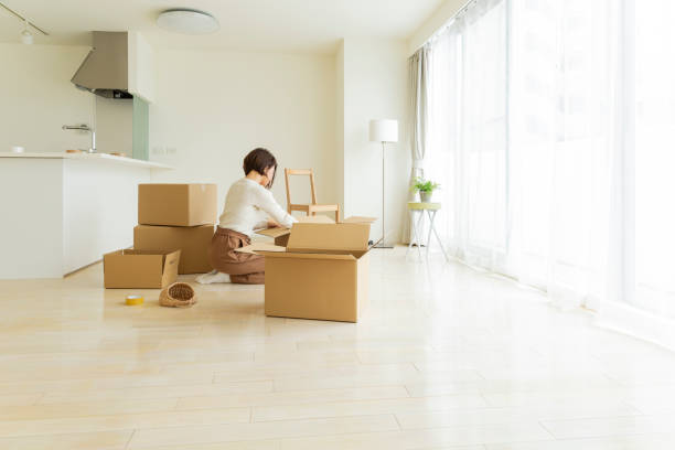 istock Women who are moving 1163079644