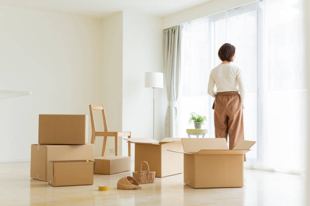 istock Women who are moving 1163079676