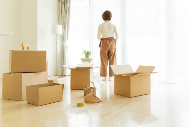 istock Women who are moving 1163079733