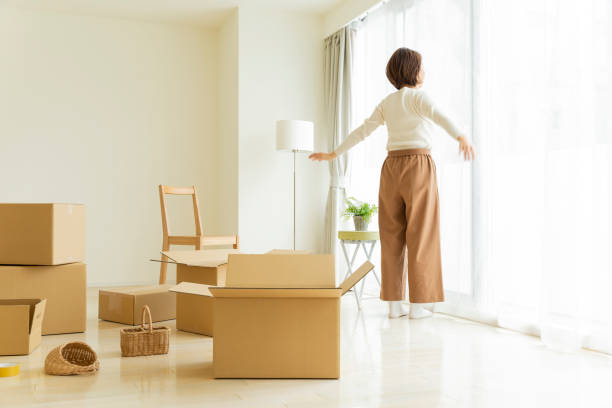 istock Women who are moving 1163079735