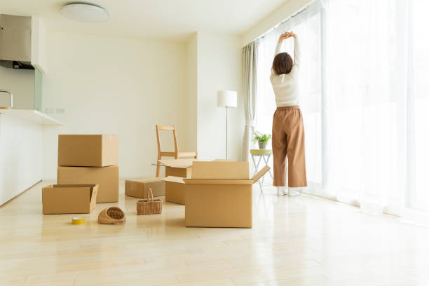 istock Women who are moving 1163079741