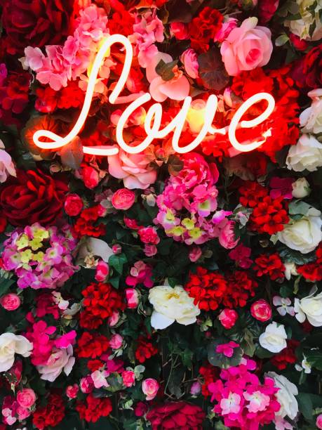 istock Shining Love Sign 1163109008