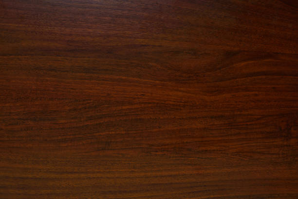 polierte holz textur. der hintergrund der polierten holztextur mit einer dunklen bernsteinfarbe - construction material wood wood grain timber stock-fotos und bilder