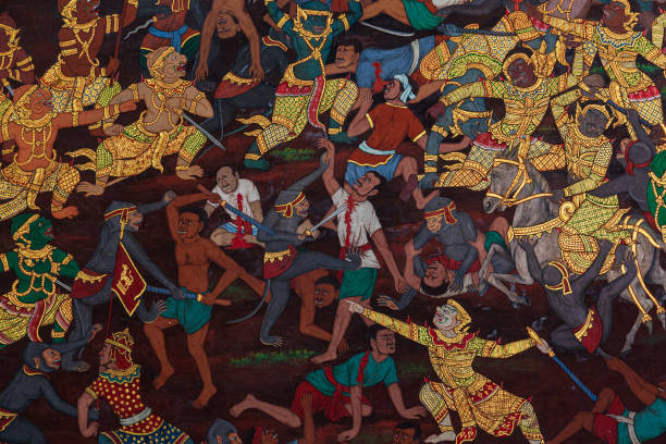 a cor do ouro da pintura mural velha é a história de ramakian, afresco antigo no templo de wat phra kaew em banguecoque, tailândia - temple wat phra kaeo mural wall - fotografias e filmes do acervo