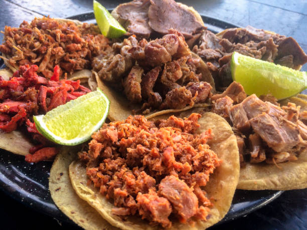 real mexican tacos platter and lemon slices - smoked tongue imagens e fotografias de stock