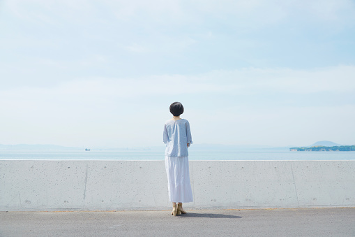 Mujer japonesa en el verano photo