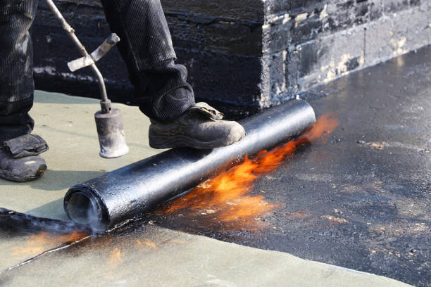 istock Waterproofing flat roof with bitumen sealing membranes 1163325122