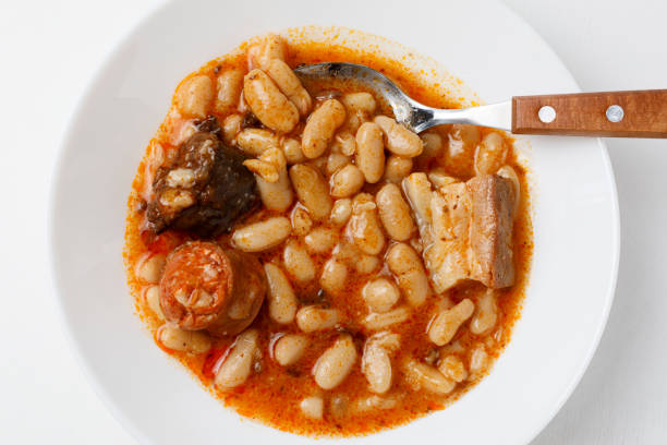 fabada asturiana. cooked beans. - asturiana imagens e fotografias de stock