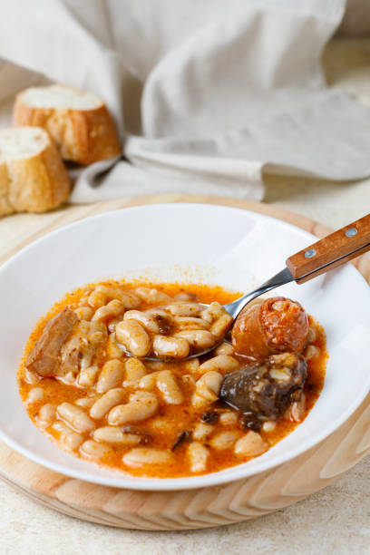 fabada asturiana. cooked beans. - asturiana imagens e fotografias de stock