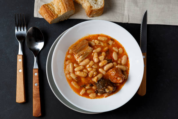 fabada asturiana. cooked beans. - asturiana imagens e fotografias de stock