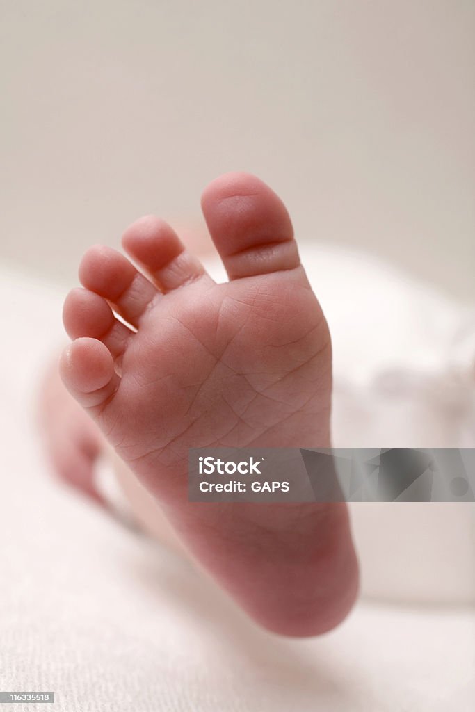 Pés de Um bebê recém-nascido - Royalty-free 0-11 Meses Foto de stock