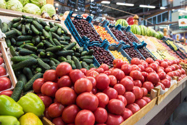 Vegetable farmer market counter Vegetable farmer market counter: colorful various fresh organic healthy vegetables at grocery store. Healthy natural food concept bazaar stock pictures, royalty-free photos & images