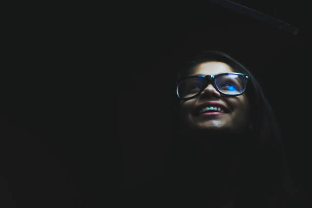 potret gadis remaja asia yang cantik dengan ekspresi kosong - lilin-peralatan-penerangan potret stok, foto, & gambar bebas royalti