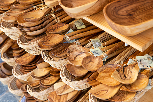 Olive Wood Products Stock Photo - Download Image Now - Bowl, Craft,  Cultures - iStock