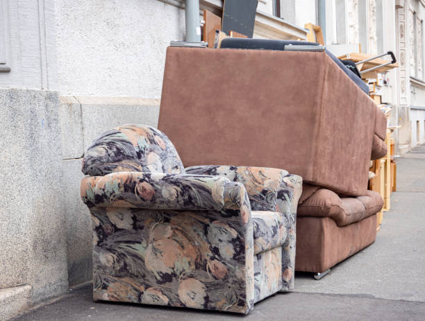 istock Recyling bulky garbage collection in the street 1163395288