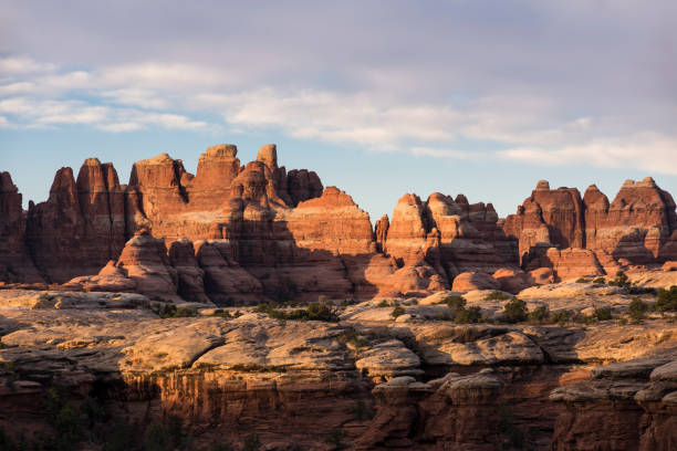 유타 주 캐년랜즈 국립공원의 드라마틱한 레드록 컨트리. - red rocks rock canyon escarpment 뉴스 사진 이미지