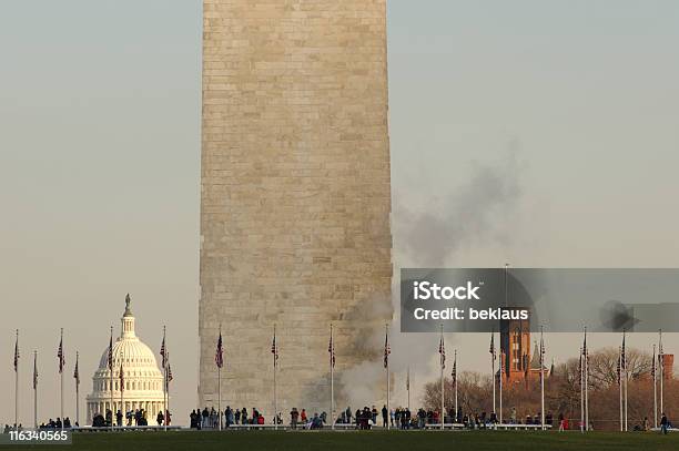 Washington Monument Multitud Foto de stock y más banco de imágenes de Instituto Smithsoniano - Instituto Smithsoniano, Washington DC, Capitolio estatal