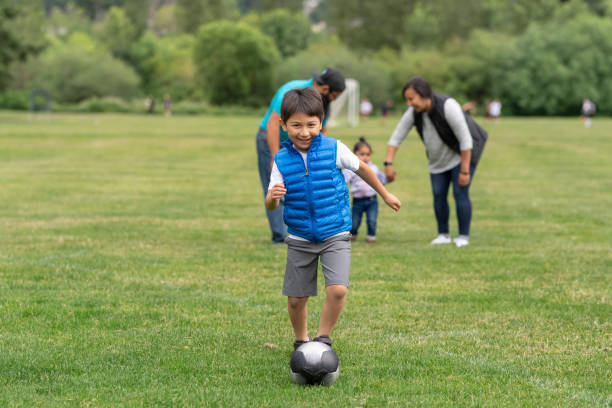 istock Family day at the park 1163431334