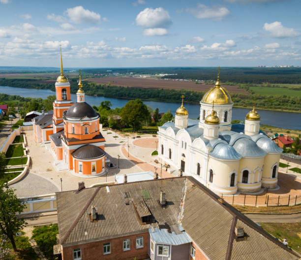 mosteiro nikitsky de kashira - oka river - fotografias e filmes do acervo