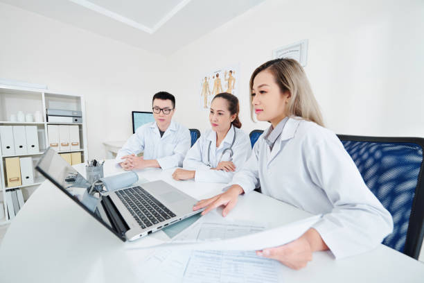 istock Meeting of doctors 1163491421