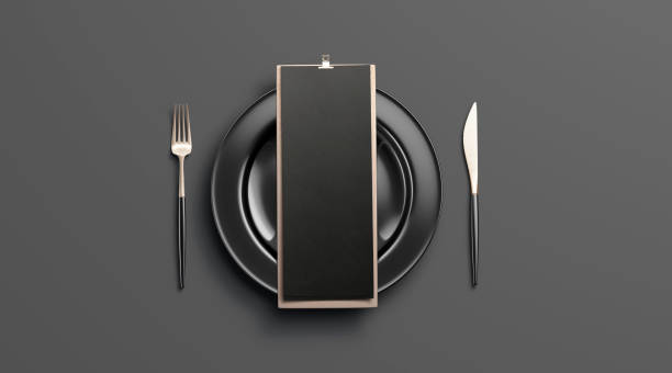 mockup menu caffè nero vuoto su piatto con posate, isolato - menu template foto e immagini stock