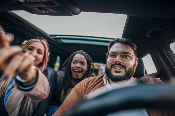 istock Friends going on a road trip 1163606197