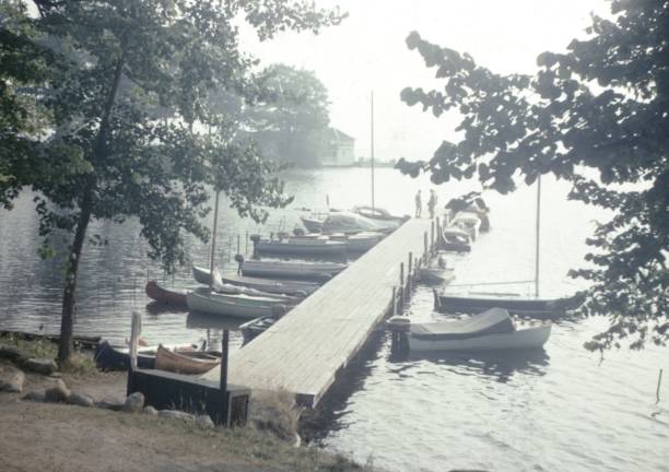 cais do vintage no lago - fotografia imagem - fotografias e filmes do acervo