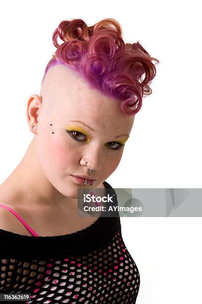 여자아이 펑크 헤어스타일 감정에 대한 스톡 사진 및 기타 이미지 - 감정, 나이, 면도한 머리