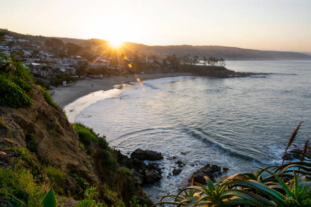 sunrise over spectacular ocean views in laguna beach, california - mountain mountain range bluff cliff imagens e fotografias de stock