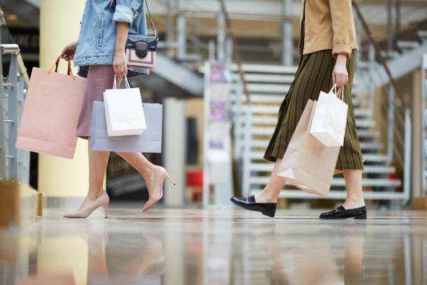 istock Tour of shops 1163683268