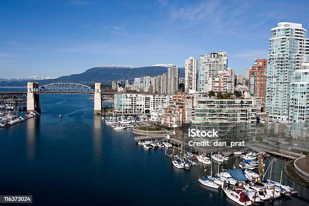 Der Innenstadt Von Vancouver Stockfoto und mehr Bilder von False Creek - False Creek, 2010, Berg