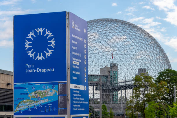 firma e mappa della biosfera e del parc jean drapeau - dome montreal geodesic dome built structure foto e immagini stock