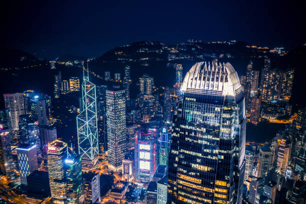 vista do hong kong na noite - night sky hong kong architecture - fotografias e filmes do acervo