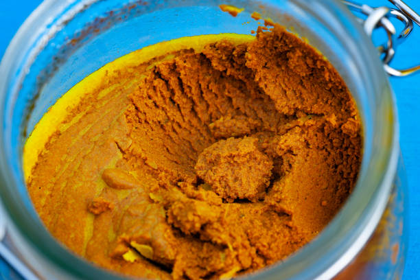 istock Turmeric coconut oil and pepper anti inflammatory 1163803819