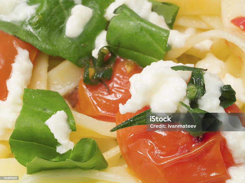 Massa Collection-Fettucini com tomate, manjericão e muçarela - Foto de stock de Almoço royalty-free