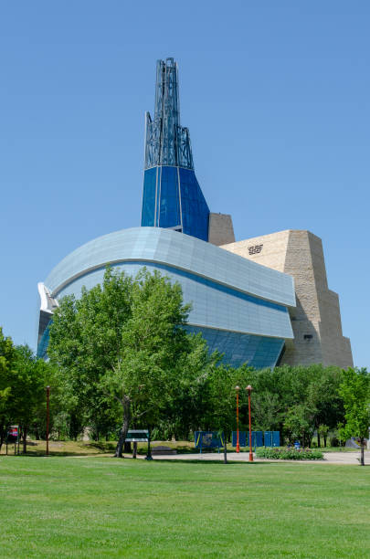 canadian museum for human rights in winnipeg - esplanade riel stock-fotos und bilder