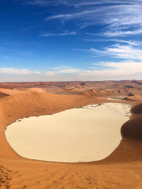 istock Breathtaking Dead Vlei Namibian Desert Landscape 1163888609