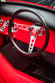 lenkrad-eines-alten-oldtimers.jpg?b=1&s=170x170&k=20&c=0DURBz49TEd57D6TT51DBXLmeKlhzV2eoXB54Jl17BI=