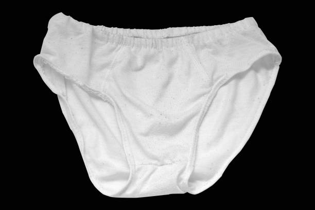 mann unterwäsche weiß isoliert auf schwarzem hintergrund. clipping-pfad. - underwear men shorts isolated stock-fotos und bilder