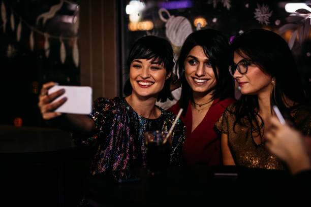 istock Nightclub Selfie 1163898050