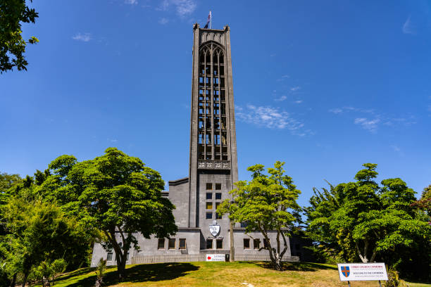 la torre e il campanile della cattedrale anglicana di nelson, nelson, nuova zelanda, - il monumento di nelson foto e immagini stock