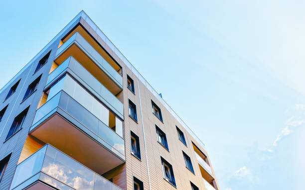 ue nuevo edificio de apartamentos moderno exterior - apartment fotografías e imágenes de stock