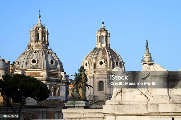 Roman Cupole - Fotografie stock e altre immagini di Architettura - Architettura, Capitali internazionali, Chiesa