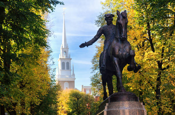 paul revere statue and the old north church, boston, massachusetts - boston stock-fotos und bilder