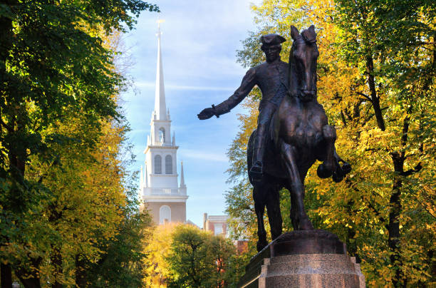 Paul revere Statue and the Old North Church, Boston, Massachusetts Paul revere Statue and the Old North Church, Boston, Massachusetts boston massachusetts stock pictures, royalty-free photos & images