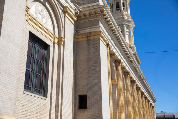 exterior de la iglesia de san ignacio de san francisco - saint ignatius church fotografías e imágenes de stock